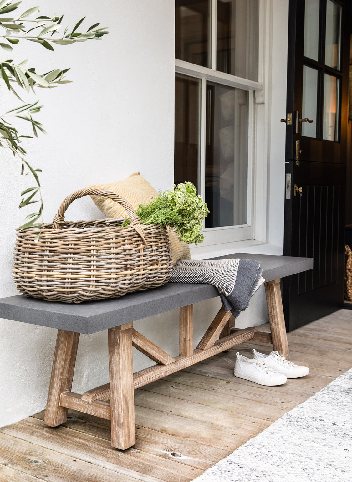 files/ChilfordBench_Small_Grey-LFCH74_df7528c9-9fb3-4f36-99e8-79add9e51d53.jpg